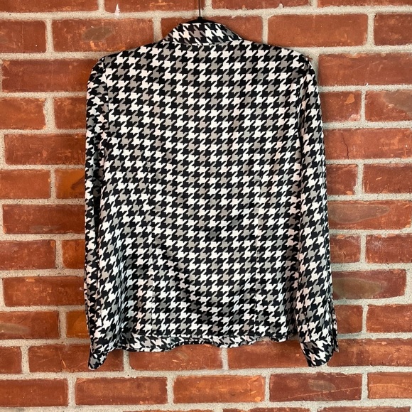 Houndstooth black and white long sleeve silky top - Picture 5 of 5
